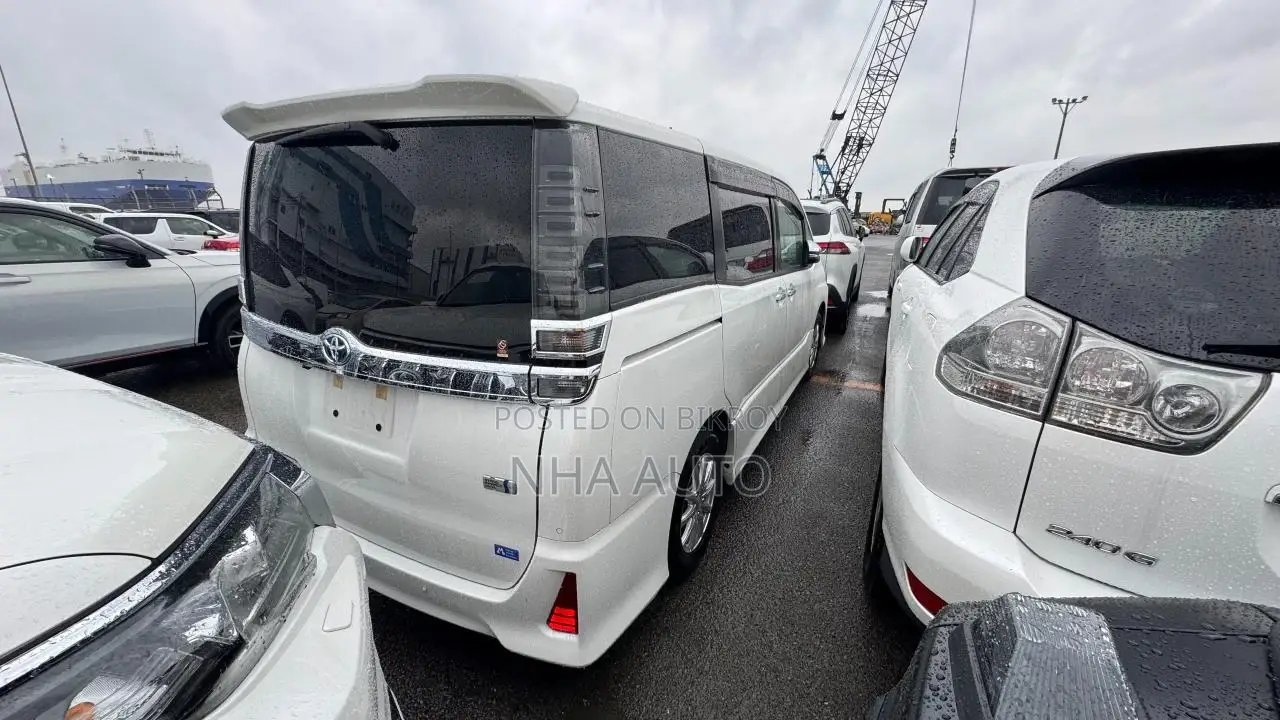 Toyota Voxy Kirameki 2021