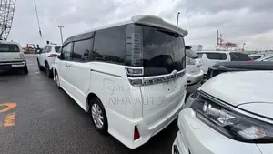 Toyota Voxy Kirameki 2021
