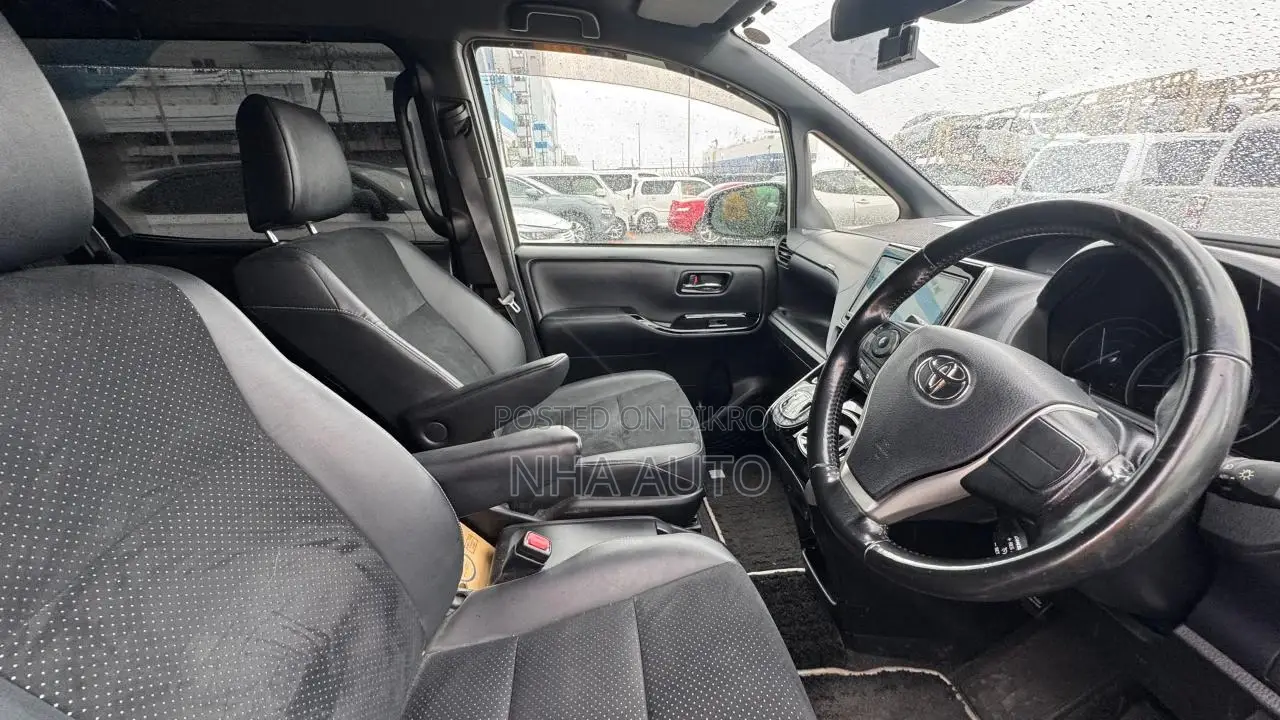 Toyota Voxy Kirameki 2021