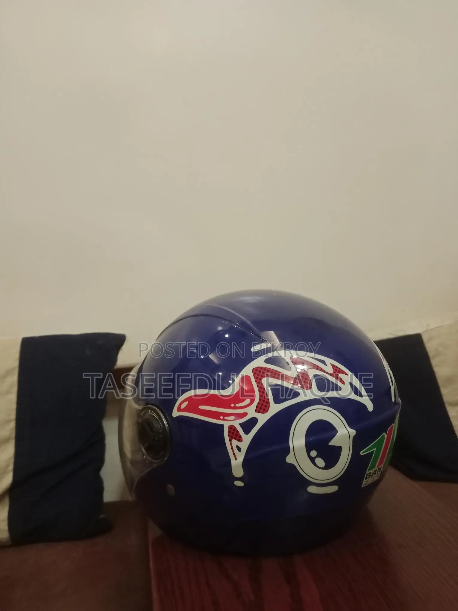 হেলমেট প্রায় নতুন