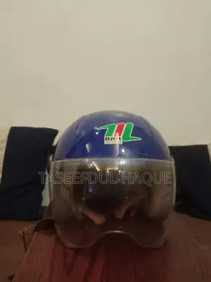 হেলমেট প্রায় নতুন