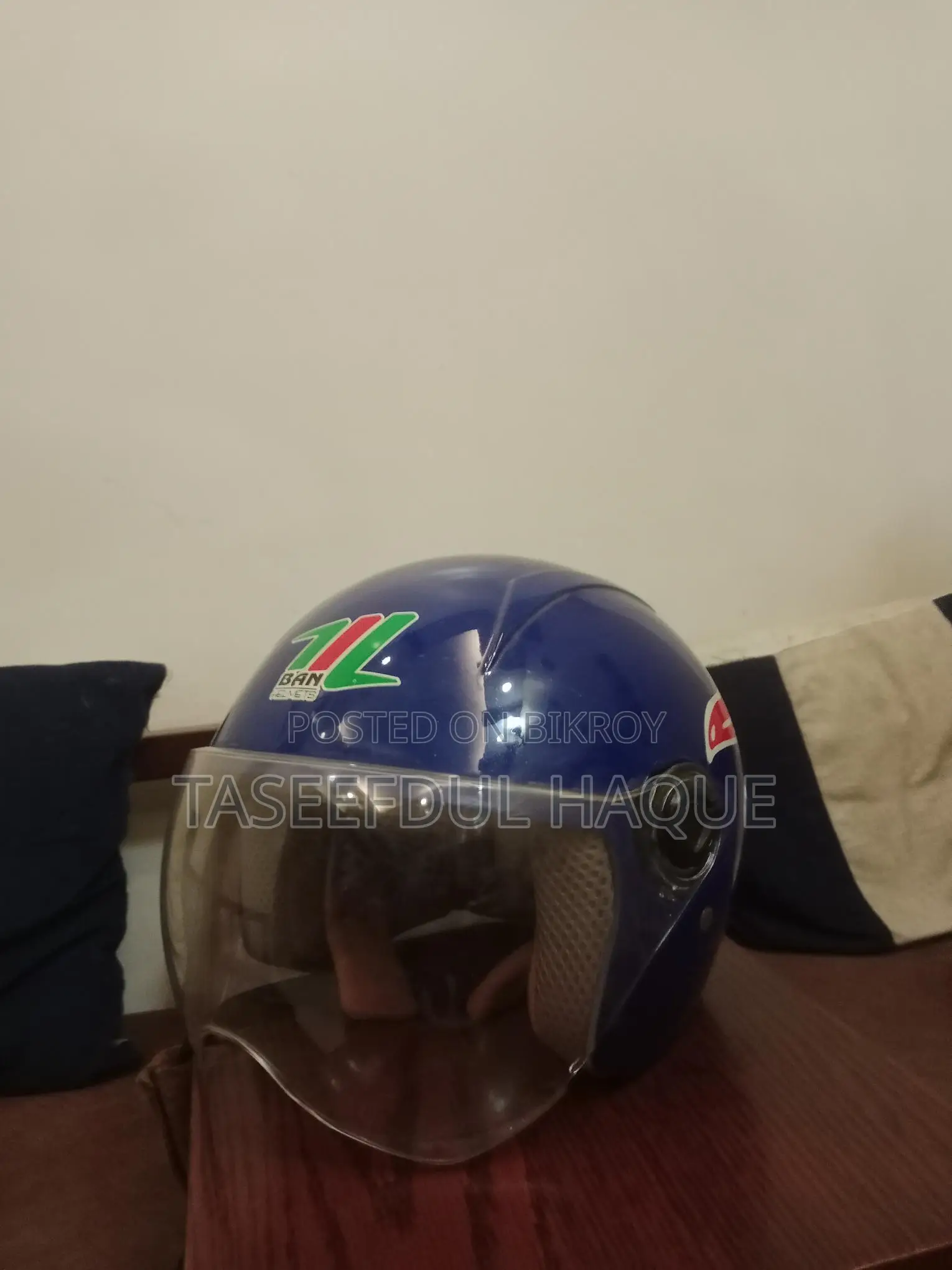 হেলমেট প্রায় নতুন