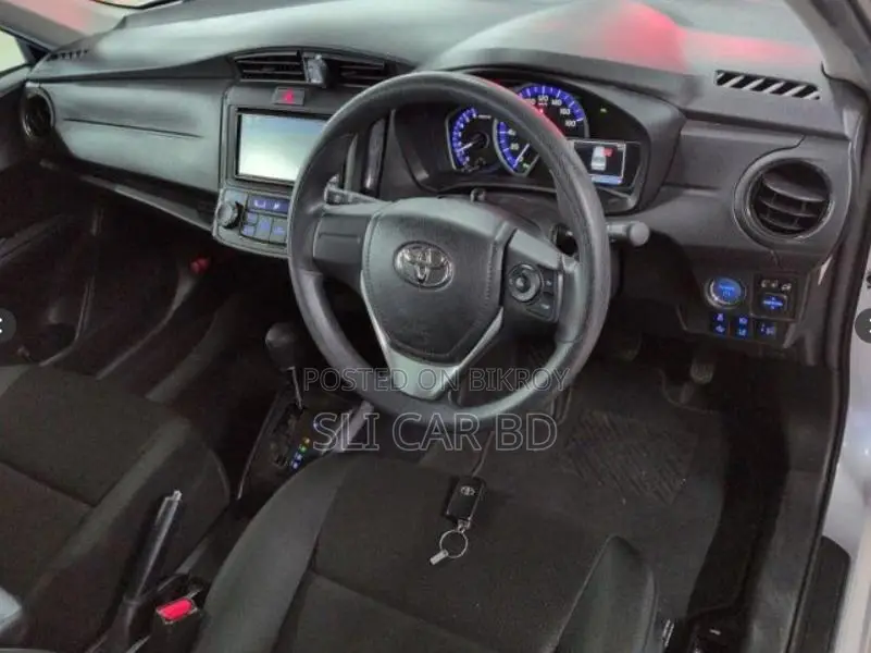 Toyota Axio HYBRID 2023