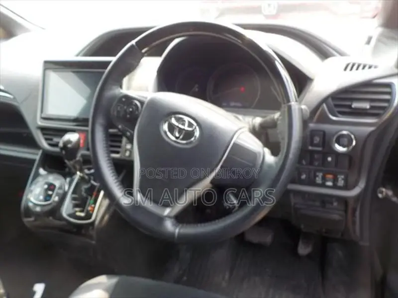 Toyota Esquire Petrol Gi Premium 2021