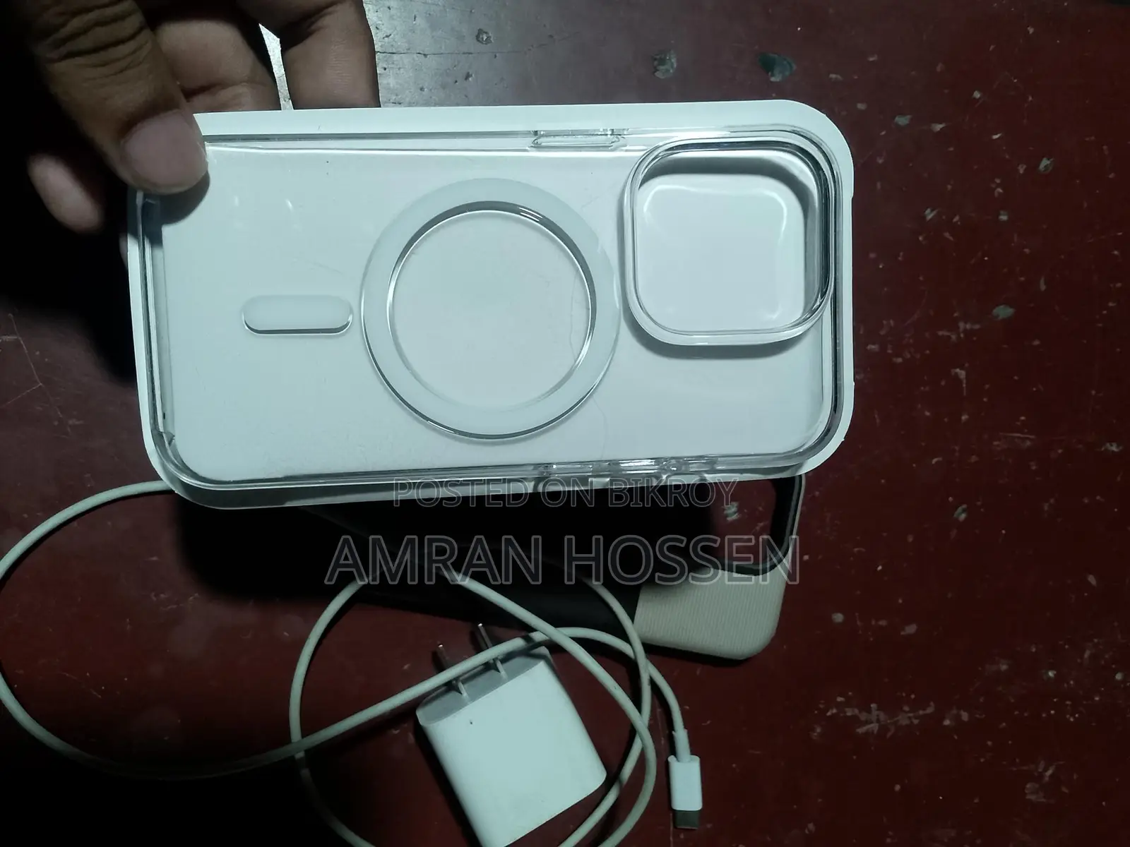 iPhone 14 Pro 2pc MagSafe Cover and Charger