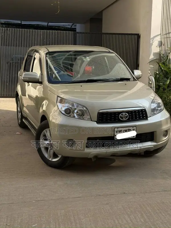 Toyota Rush Golden 2011