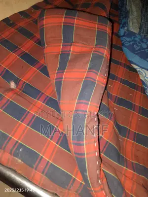 ১+১টি ৬/৭ ফিটের জাজিম ও তোশক
