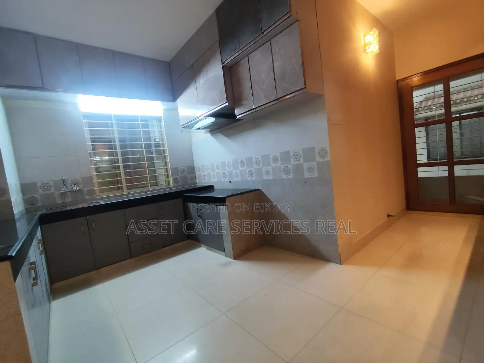 4500-Sqft Duplex Office Space for Rent in Baridhara Diplomatic Zone