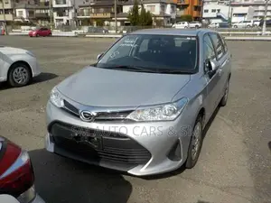 Toyota Fielder Non Hybrid EX Silver 2021