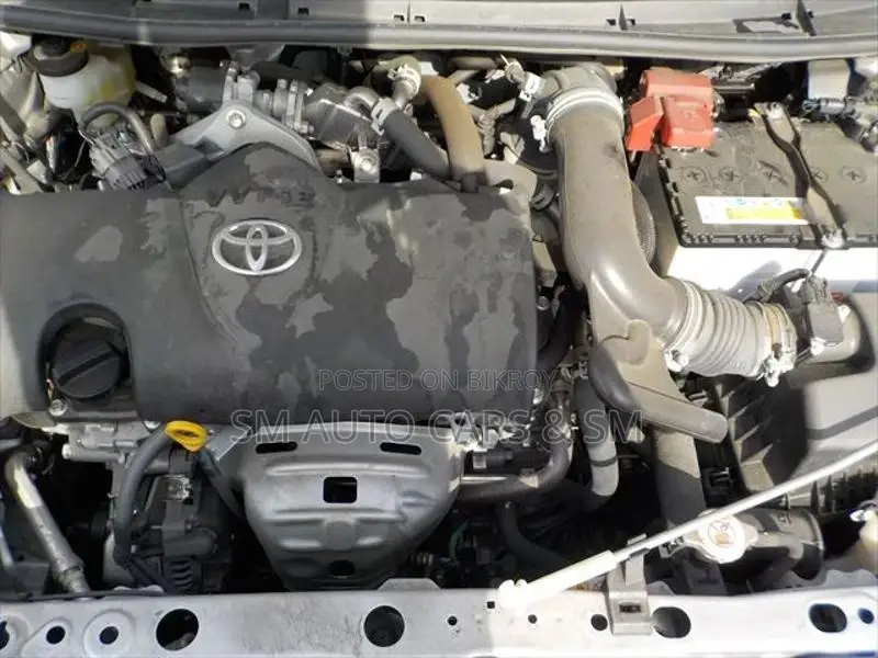 Toyota Fielder Non Hybrid EX Silver 2021