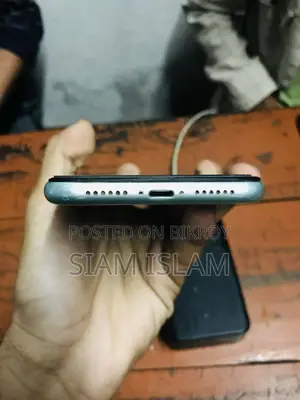 Apple iPhone 11 (Used)