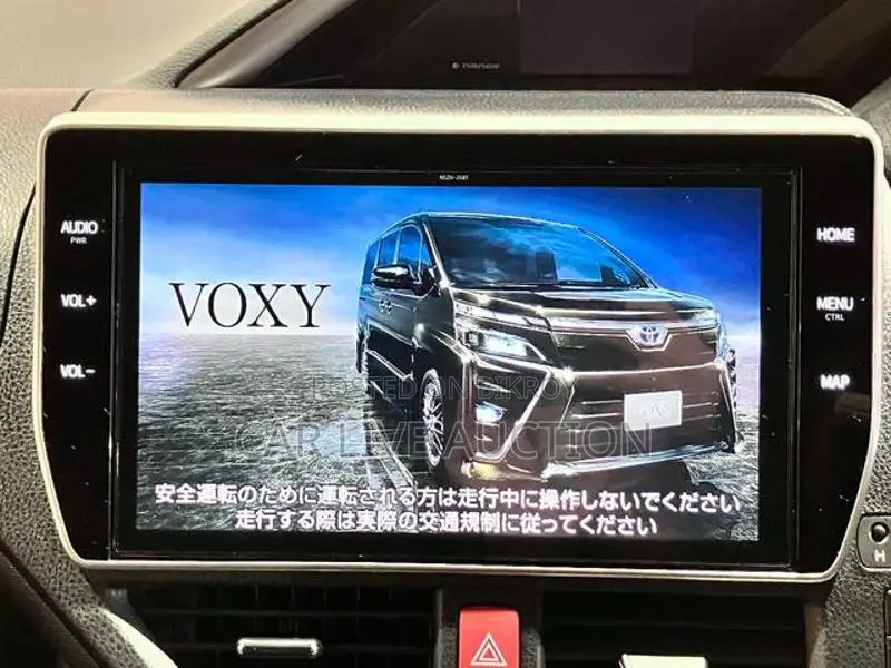Toyota Voxy Hybrid 2021