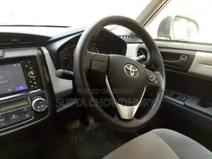 Toyota Axio 2014