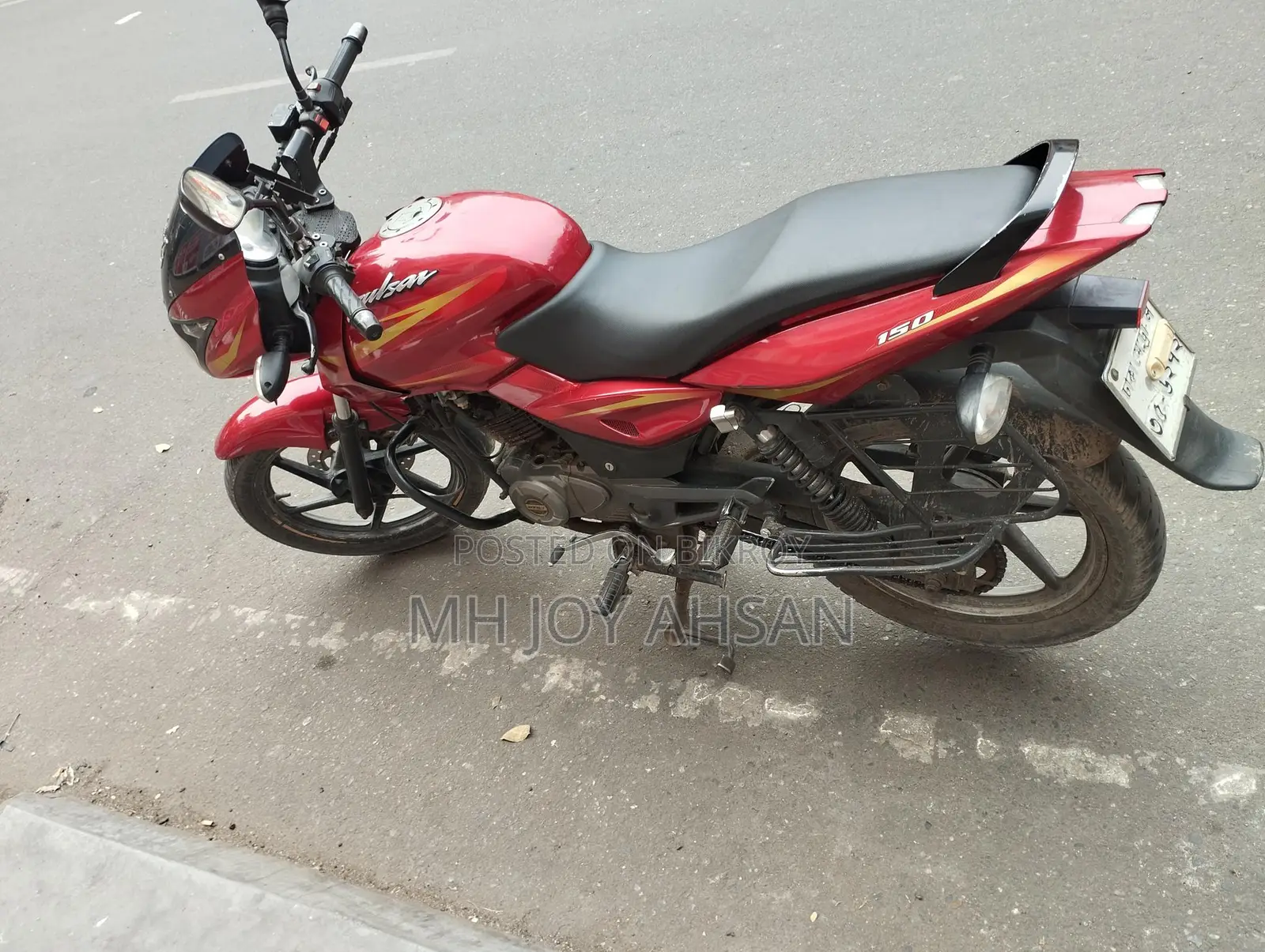 Bajaj Pulsar 150 . 2017