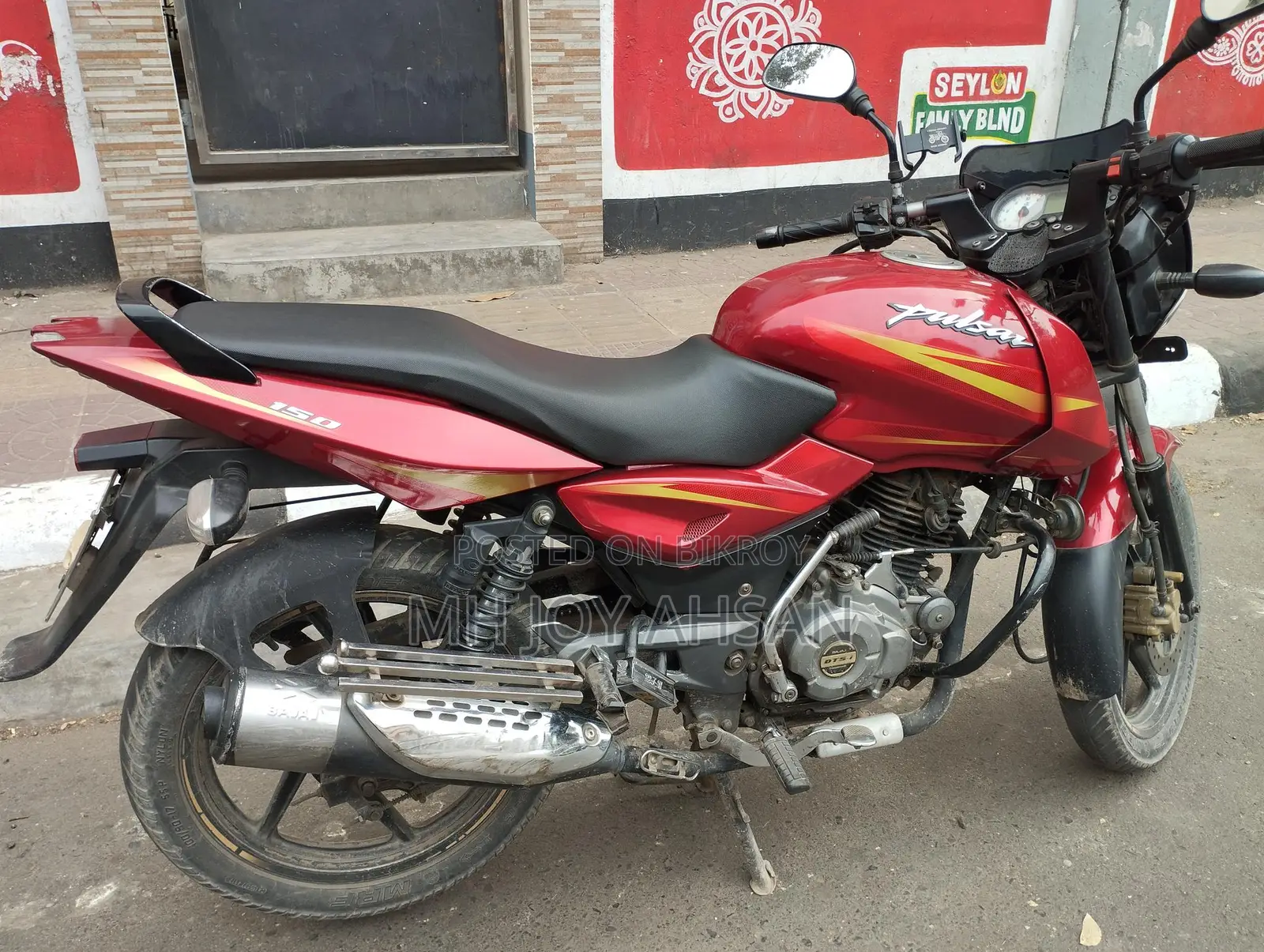 Bajaj Pulsar 150 . 2017