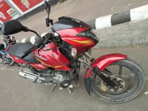 Bajaj Pulsar 150 . 2017