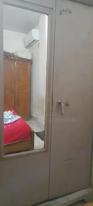আলমারি