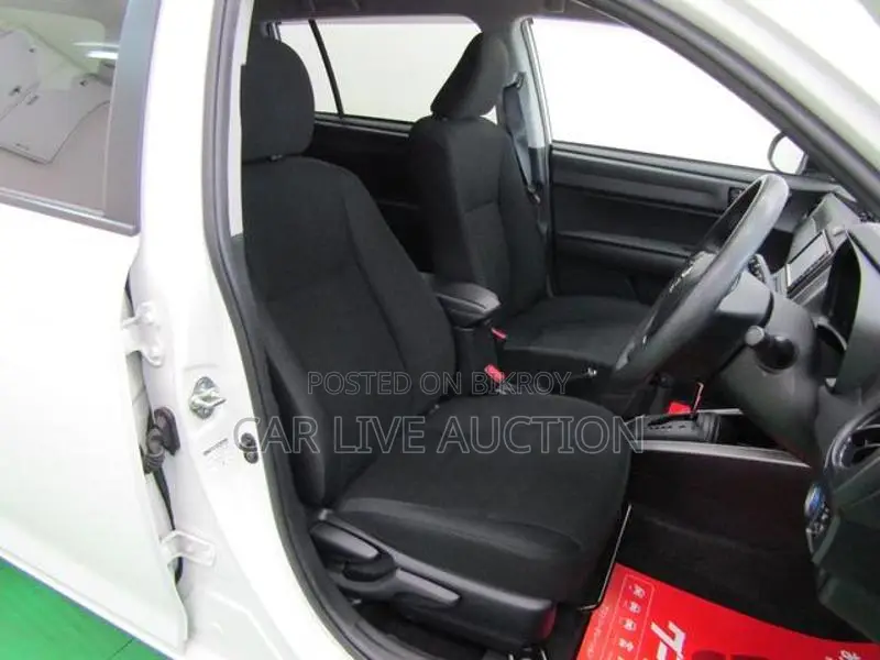 Toyota Fielder Hybrid EX 2021