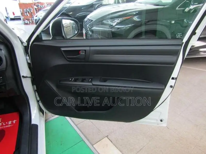 Toyota Fielder Hybrid EX 2021