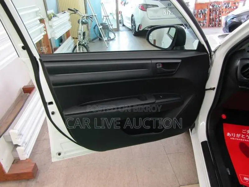 Toyota Fielder Hybrid EX 2021