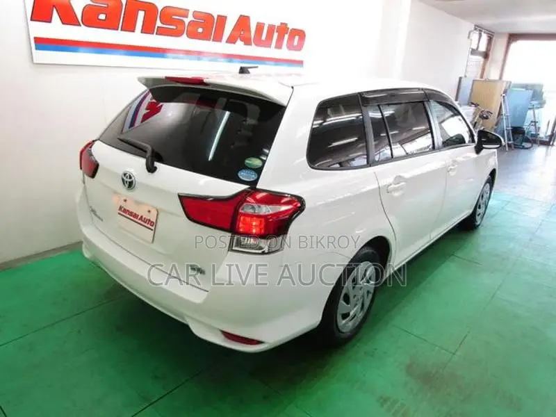 Toyota Fielder Hybrid EX 2021