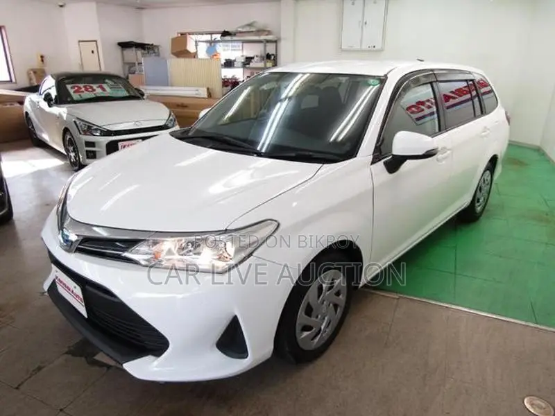 Toyota Fielder Hybrid EX 2021