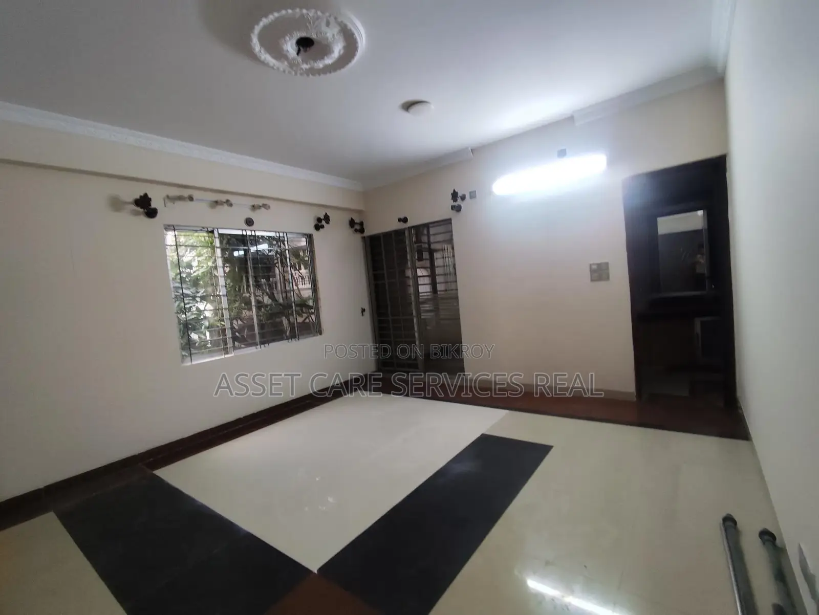 4Bed Semi-Furnished Apartment Rent Baridhara Diplomatic Zone