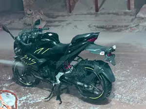Suzuki Gixxer SF 2025