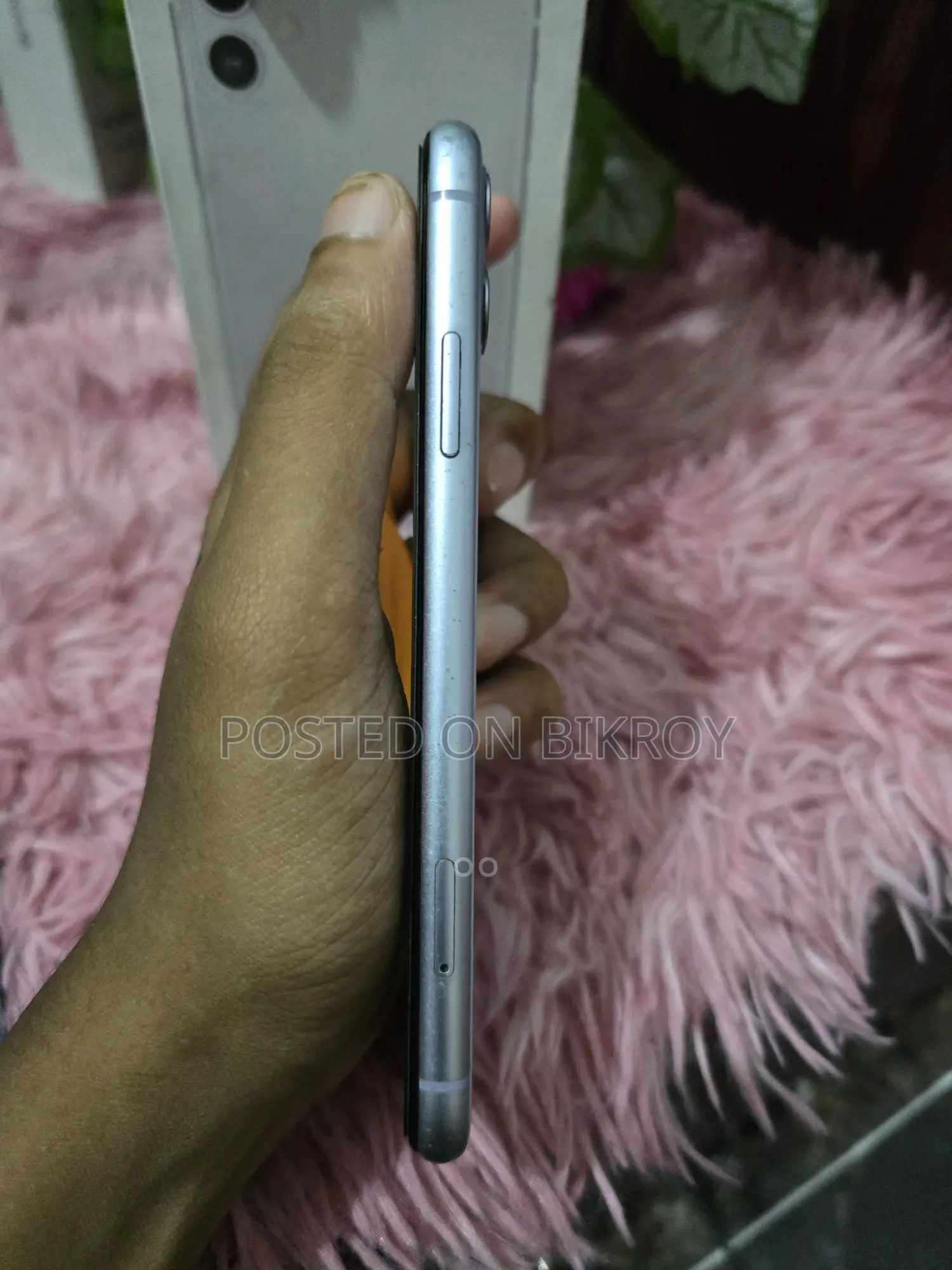 Apple iPhone 11 64 GB (Used)