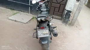 Bajaj Pulsar 150 . 2018
