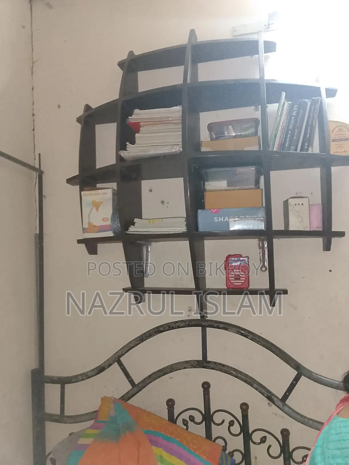 বুক শেল্ফ বিক্রি করা হবে।