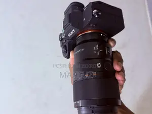 Sony A7iv Camera With 90mm Macro Lens