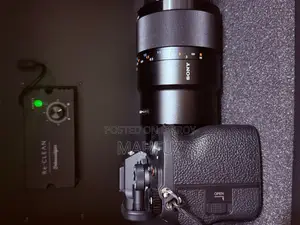 Sony A7iv Camera With 90mm Macro Lens