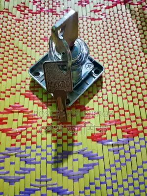 Mikado-007 Drawer Lock (6 pieces available)