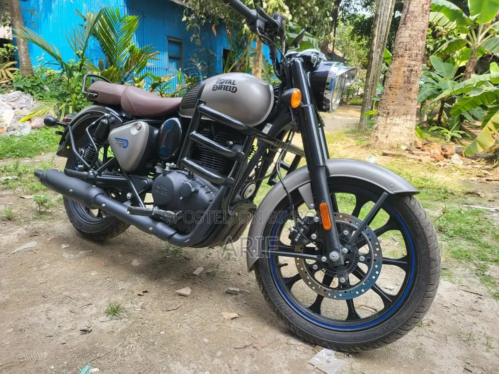 Royal Enfield Classic 350 Gun Metal Gray 2025