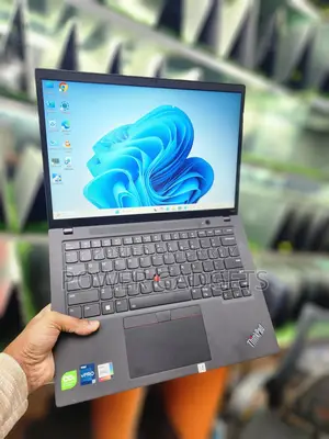 Thinkpad T14s Core i7 12th Gen (32/512GB NVMe)