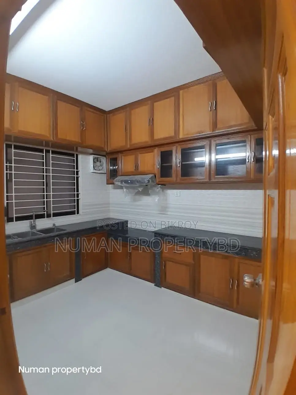2400 sq ft 4 bedroom full interior design new luxury semi-furnished flat for rent