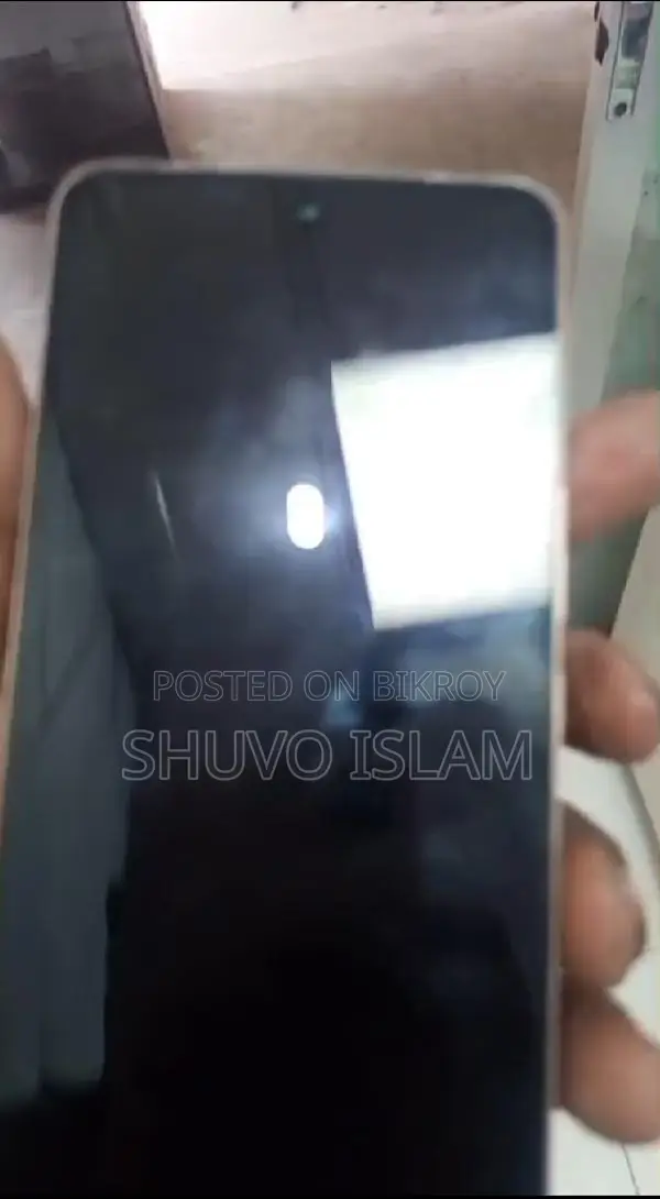 Vivo V29e 8/128 (Used)