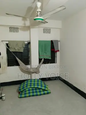 One or two rooms available in a 3-room flat