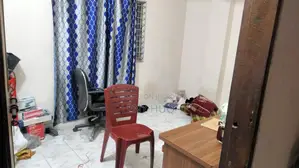 900sqft, 5th Floor Apt, Stairs Only, 1min Walk from Metro Rail