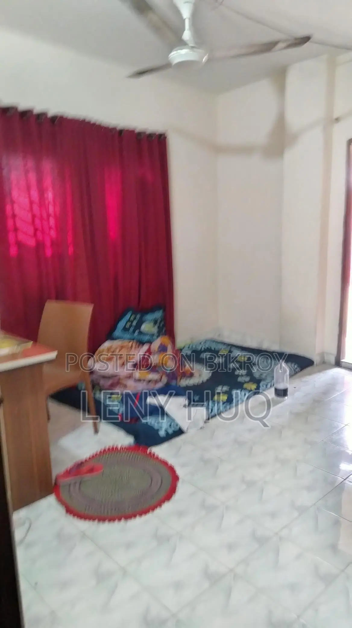 900sqft, 5th Floor Apt, Stairs Only, 1min Walk from Metro Rail