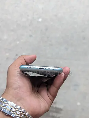 Apple iPhone 11 (Used)