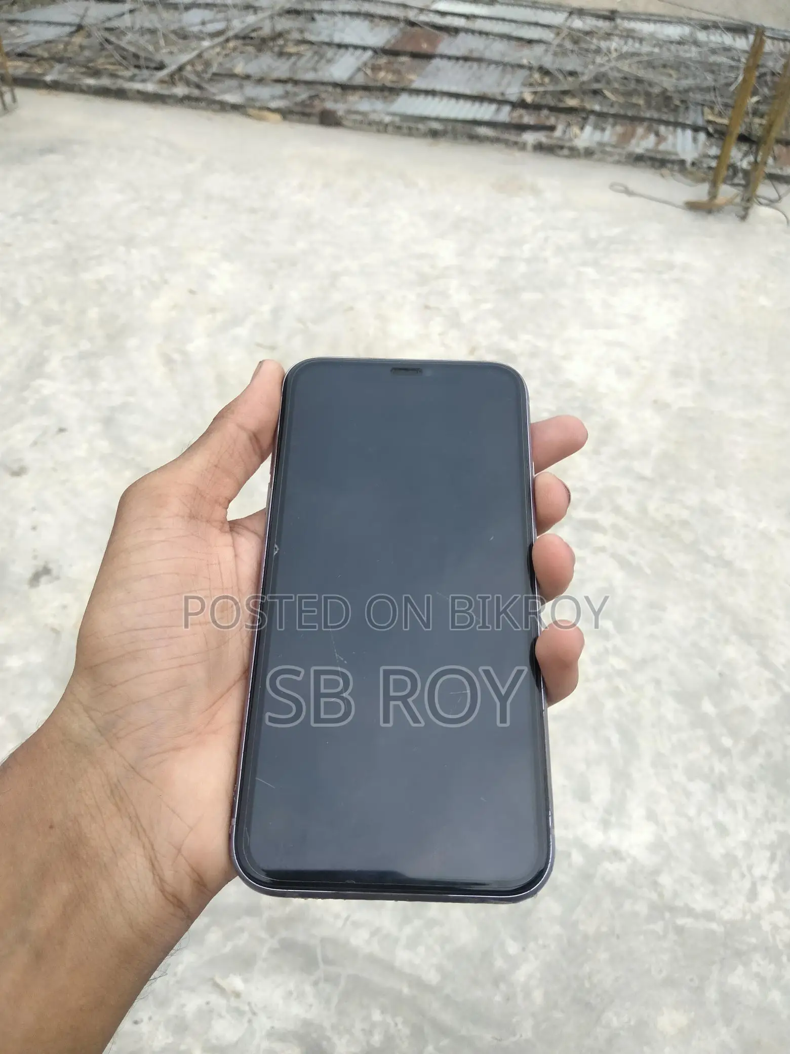 Apple iPhone 11 (Used)
