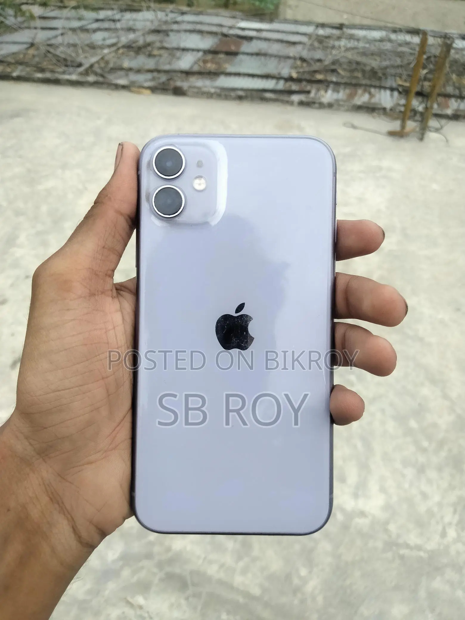 Apple iPhone 11 (Used)