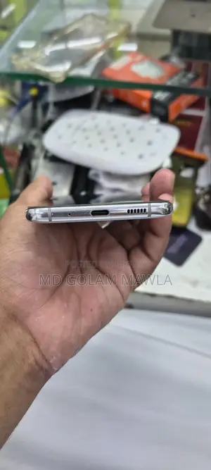 Samsung Galaxy S20 Plus (Used)