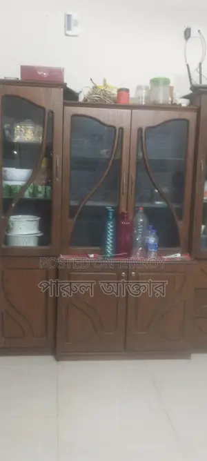 শোকেস