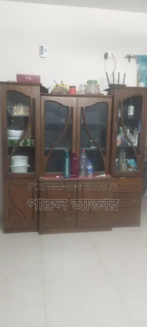 শোকেস