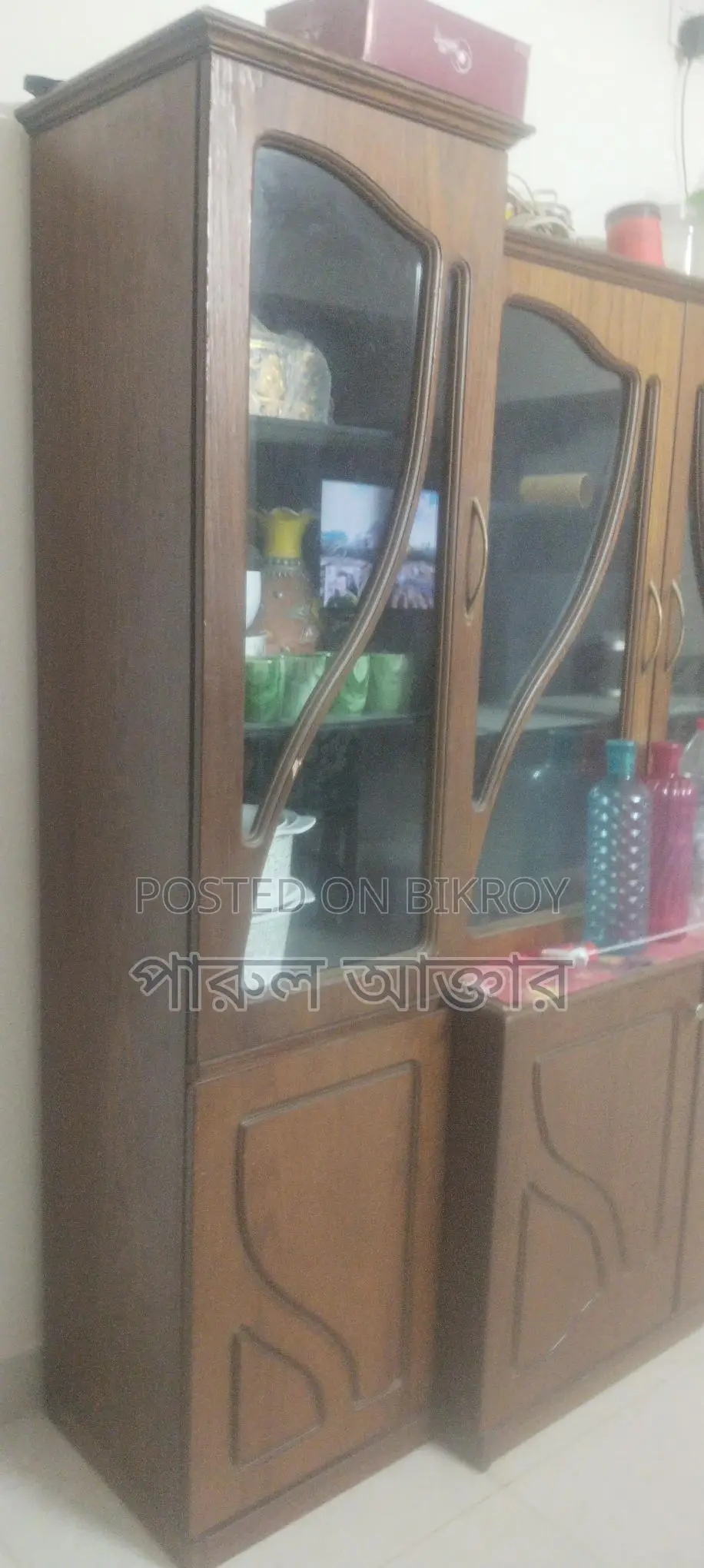 শোকেস