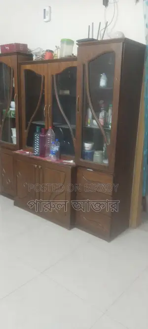 শোকেস