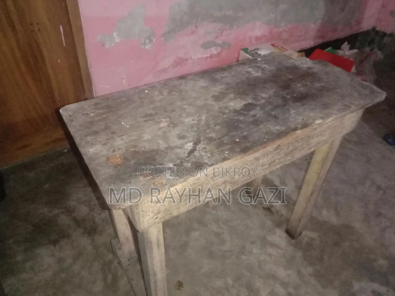 কিচেন টেবিল গ্যাসের চুলা রাখার জন্য